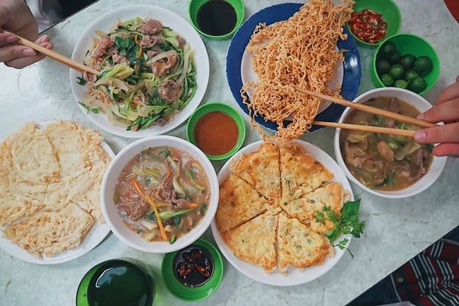 Phở chiên giòn Khâm Thiên