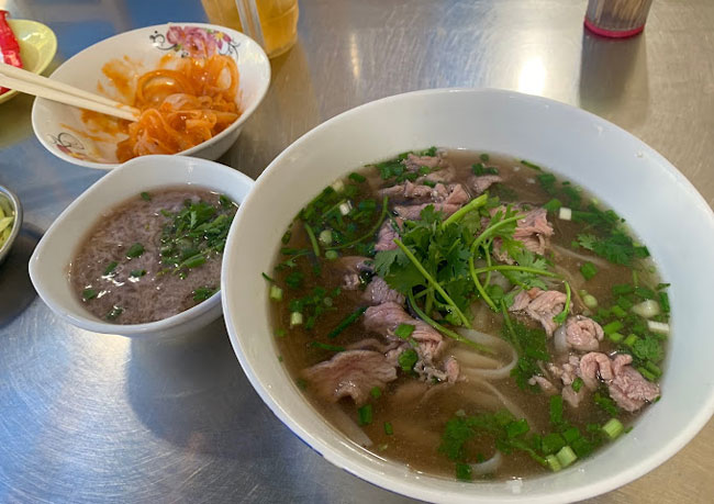 Phở tái vè