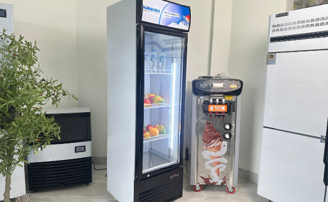 Tủ mát trưng bày 1 cánh HR-360W 357L
