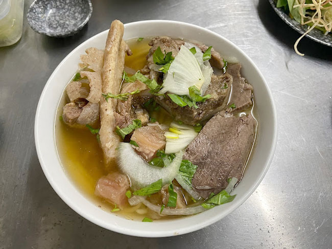 Bún bò Hồng Ngọc