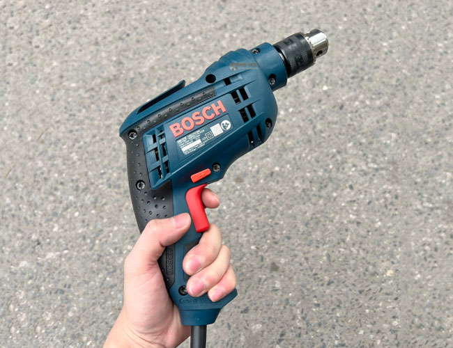 Chuẩn bị dụng cụ chế tạo máy vặt lông gà