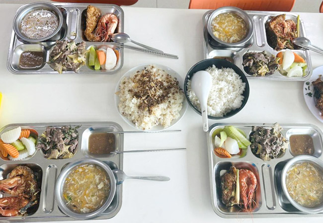 Cân Bằng Giữa Món Mặn, Món Rau và Canh