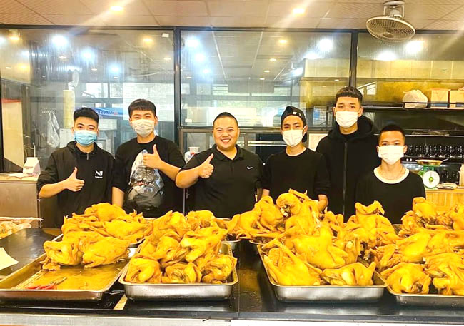 Trang bị để kinh doanh gà ủ muối