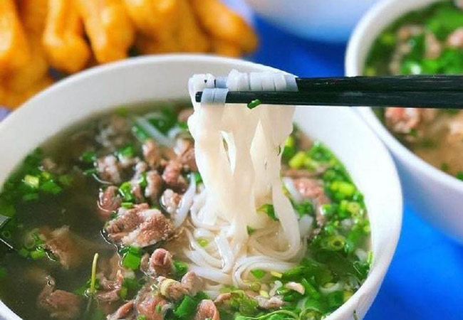 Cách làm nước phở trong hơn