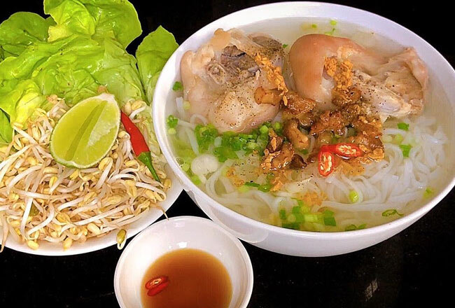 Phở móng giò