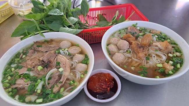 Phở tái viên