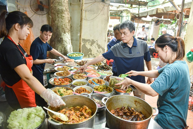 Xác định nhu cầu của khách hàng mục tiêu