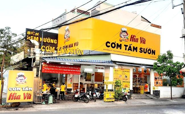 Bảng hiệu quán cơm