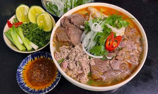 Bún bò Minh Lâm