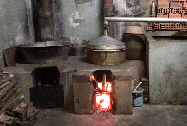 Kiểm nghiệm lò củi nấu rượu