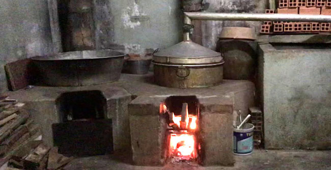 cách xây lò nấu rượu bằng củi