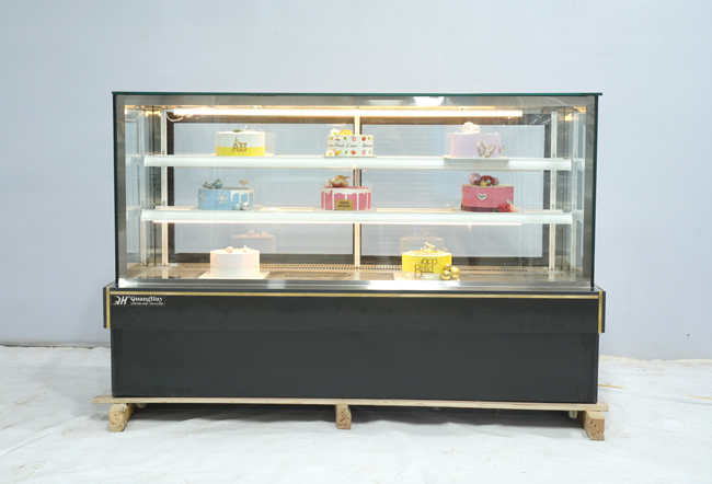 Đặc điểm thiết kế Tủ trưng bày bánh kem 1m8 3 tầng cửa sau