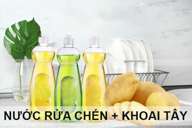 Dùng nước rửa bát và khoai tây