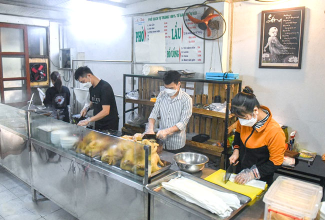 Khảo sát đối thủ trước khi mở quán