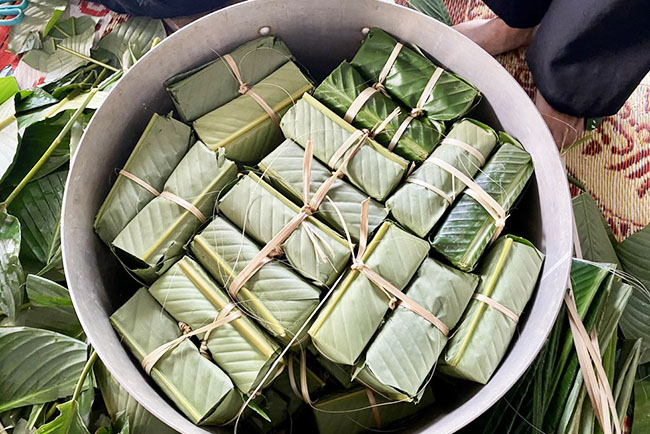 Nồi nấu bánh chưng bằng tôn phù hợp với nấu bánh truyền thống