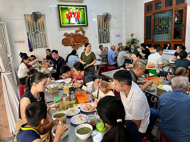 Thiết kế quán đẹp đông khách