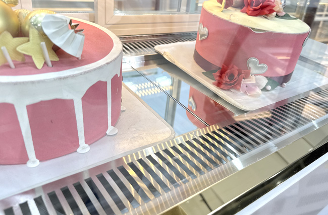 Tủ Bánh Kem 1m2 Duy Trì Độ Tươi Ngon Của Bánh