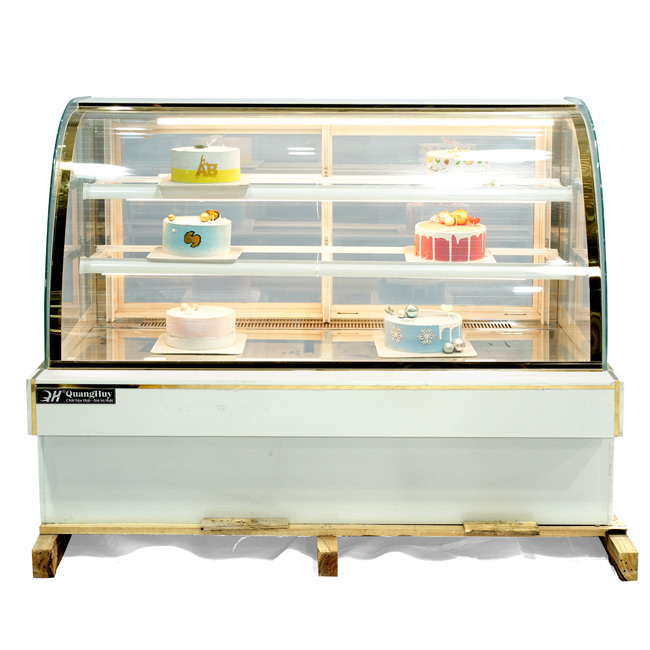 Lợi ích của tủ bánh kem 1m8 3 tầng kính cong Quang Huy
