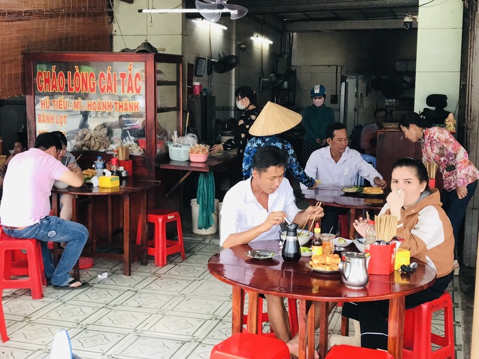 Tuyển dụng và đào tạo nhân viên