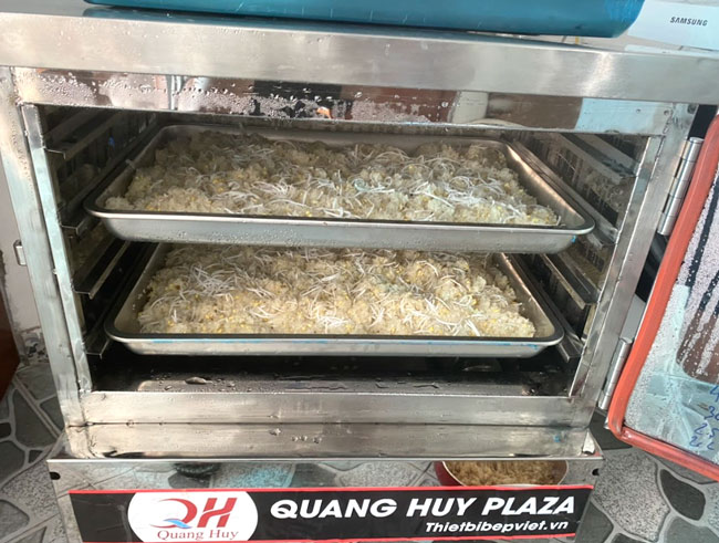 Hấp cơm bằng tủ chuyên dụng