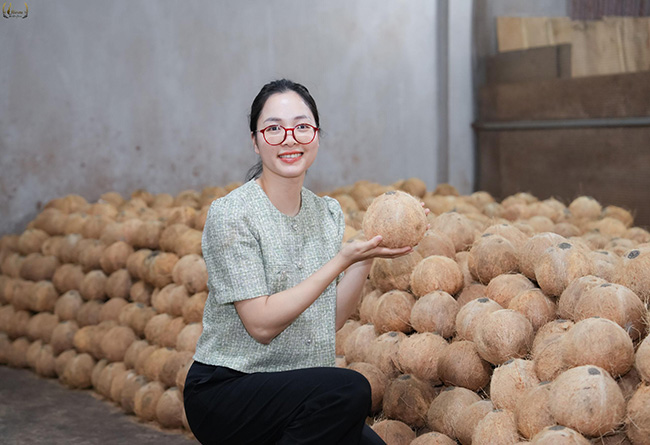 Sản xuất rượu đặc sản địa phương