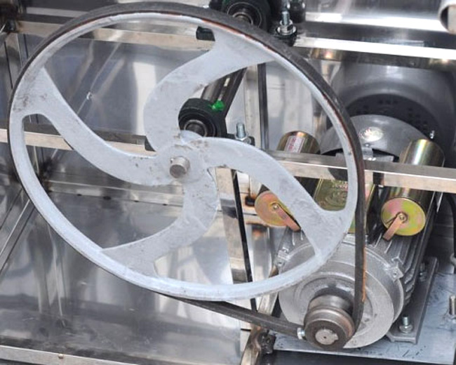 Kiểm tra độ căng của dây curoa