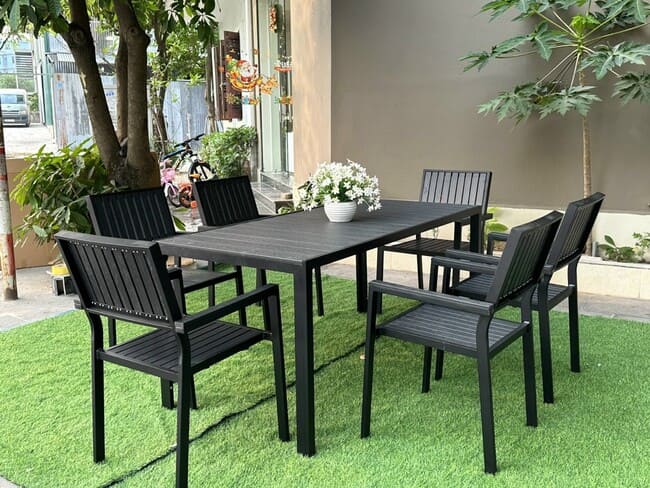 Lựa chọn bàn ghế phù hợp, bền đẹp cho không gian ngoài trời