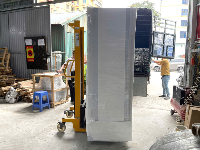 Có hỗ trợ đưa tủ vào vị trí lắp đặt không?