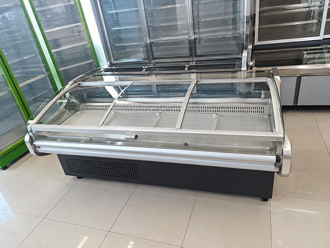 Kiểu dáng tủ phù hợp đặt ở khu vực bán hàng