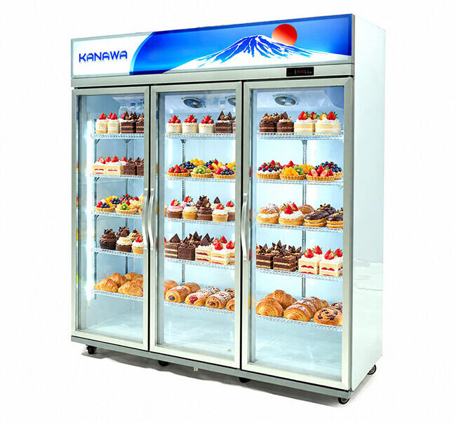 Trưng bày nhiều nhóm thực phẩm nhưng thiếu không gian