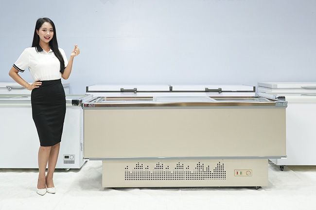 Tủ đông nằm 3 cánh CN2000F giúp nâng cao trải nghiệm mua sắm