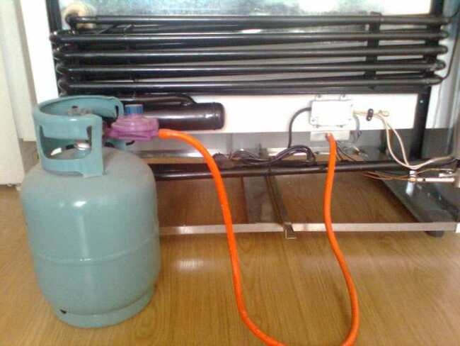 Tủ mát hết gas