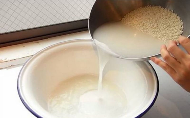 Tẩy cặn bằng nước vo gạo