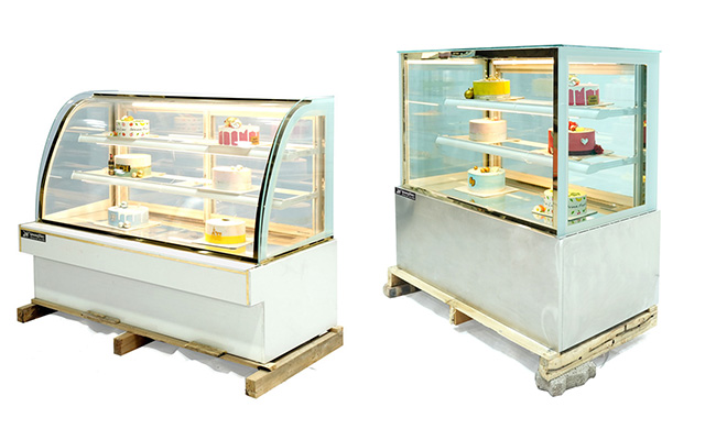 Chọn tủ bánh kem kính vuông hay kính cong