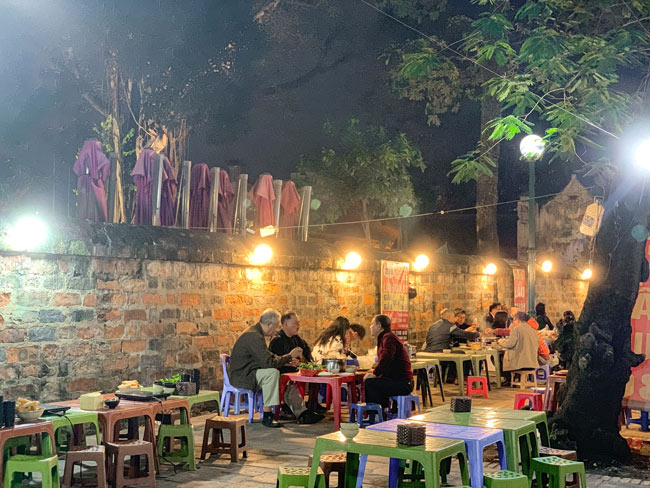 Nhu Cầu Ăn Uống Và Tụ Tập Ngày Càng Tăng