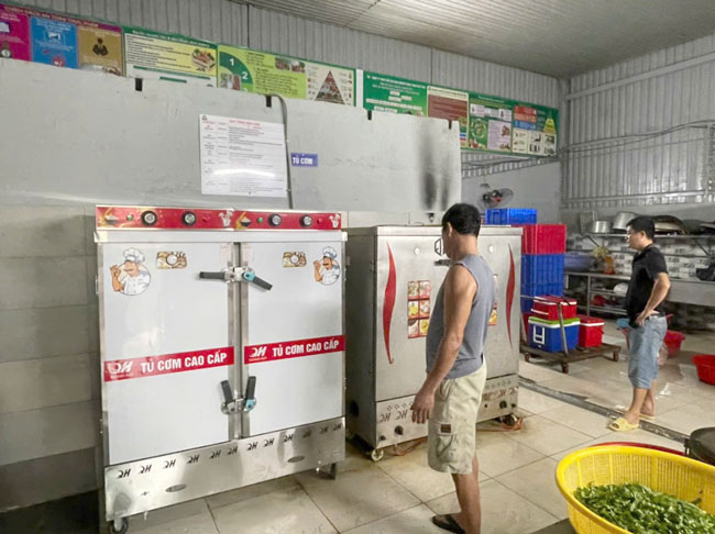 Hình ảnh tủ cơm tại nhà khách