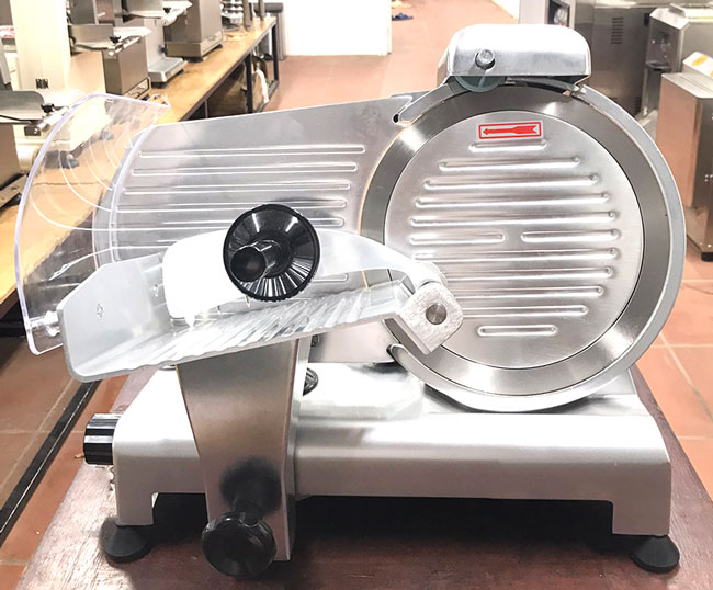 Máy cắt thịt bò tự động