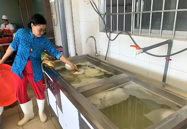 Máy rửa bát công nghiệp