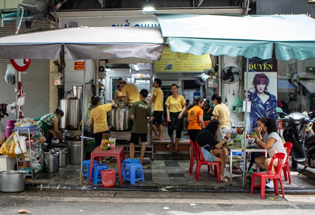 Quán cơm rang phở bò tầm trung