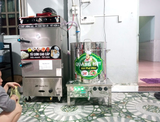 Nồi điện luộc giò chả an toàn vệ sinh