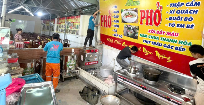 Thiết bị cần có cho quán phở bao gồm những gì? TOP 15+ gợi ý