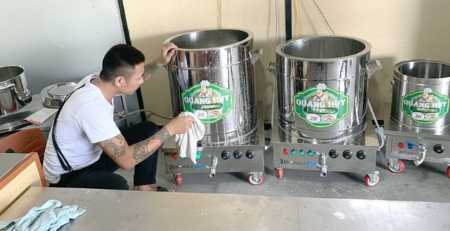 Cách vệ sinh nồi nấu phở nhanh, sạch, an toàn điện