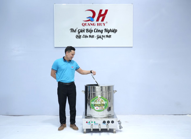 Gi&aacute; nồi nấu phở bằng điện chia ngăn