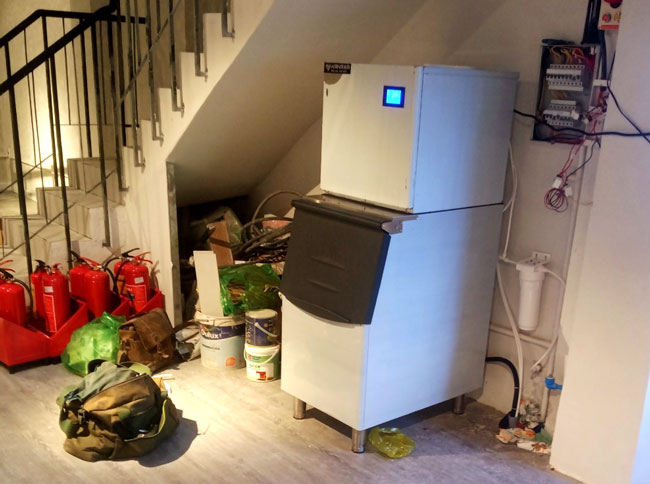 Lắp đặt máy đá viên 200kg nơi khô thoáng