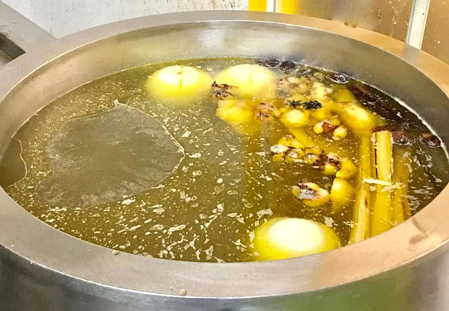 Nấu nước dùng phở