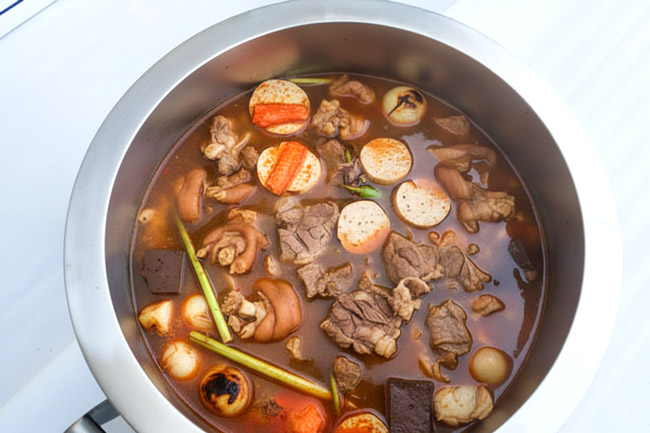 Nồi bún bò Huế