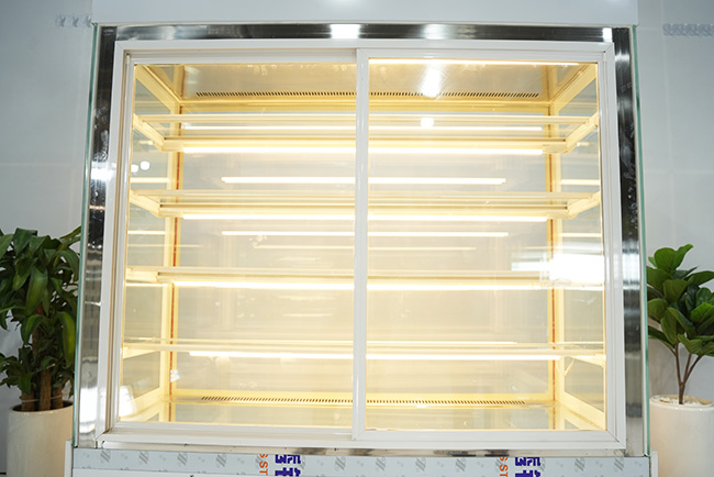 Cửa sau thuận tiện cho nhân viên thao tác