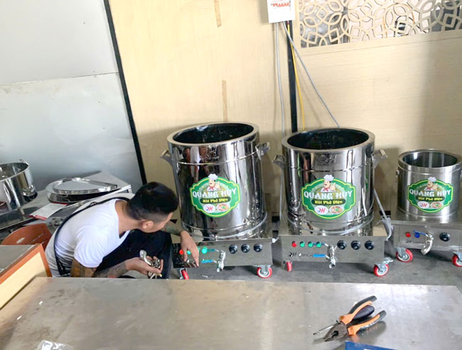 Phụ thuộc v&agrave;o nguồn điện