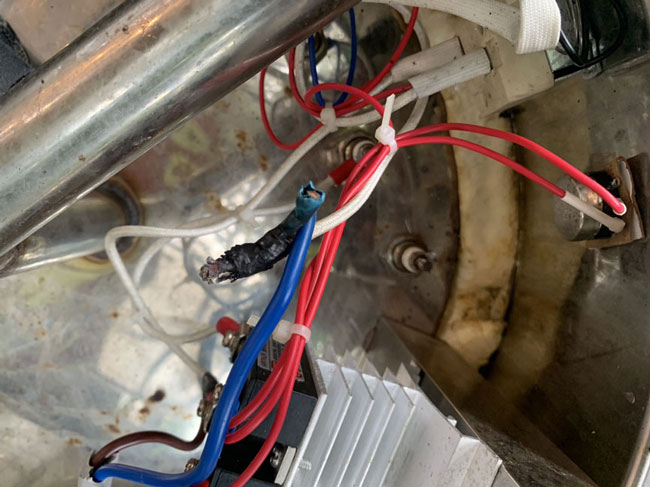 Nguy cơ r&ograve; rỉ điện