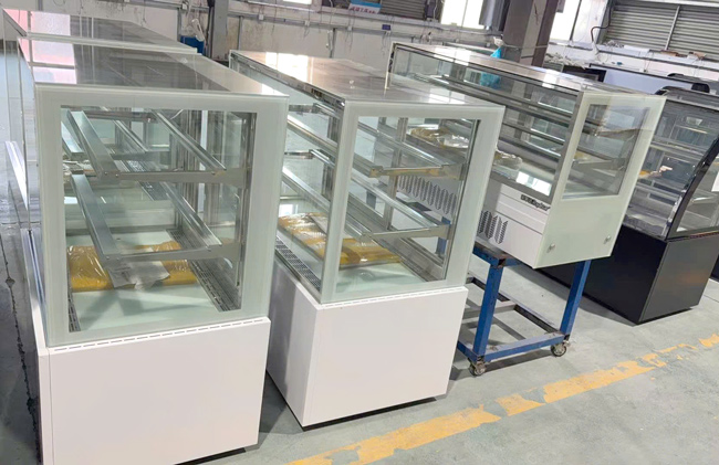 Báo Giá Tủ Trưng Bày Bánh Kem 1m2 3 Tầng Cửa Sau